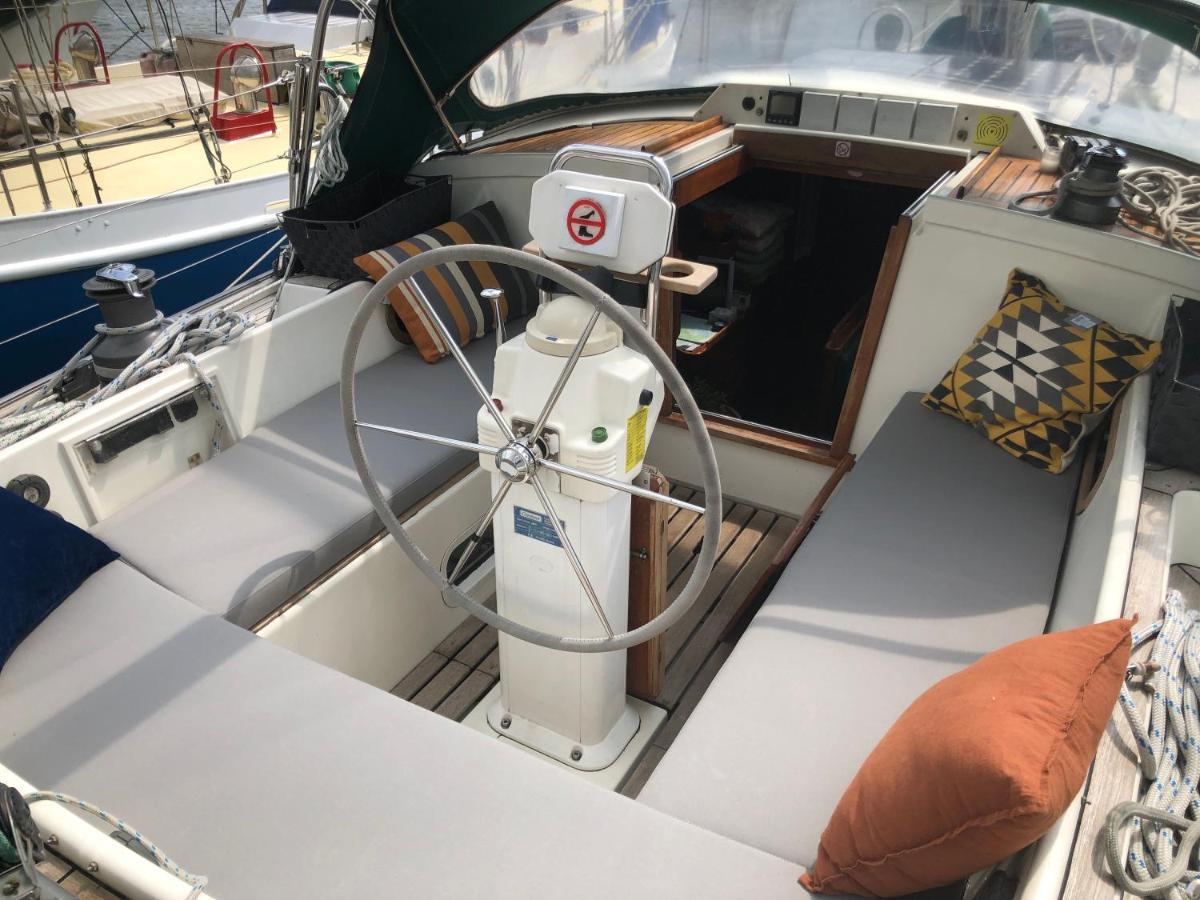 From September Lyra On The Go To Suriname Till 1 April 2026 Joint Captain Casey Medemblik Eksteriør billede