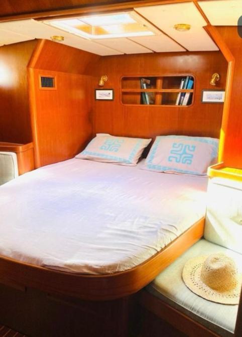 From September Lyra On The Go To Suriname Till 1 April 2026 Joint Captain Casey Medemblik Eksteriør billede